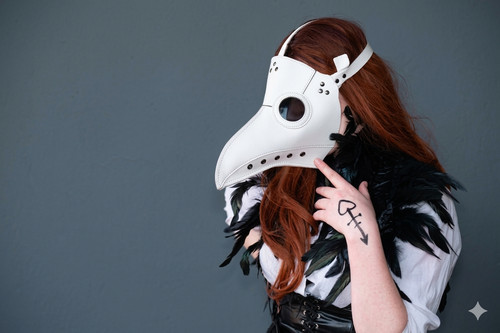White leather plague doctor - white,